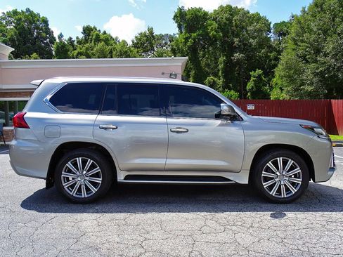 Used 2016 Lexus LX 570 4WD w/ Luxury Package image 12