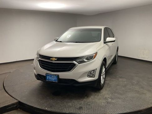 Used 2019 Chevrolet Equinox LT image 3
