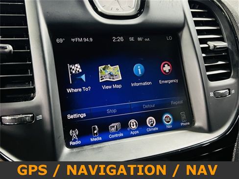 Used 2016 Chrysler 300 S image 7