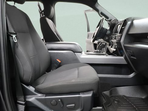 Used 2019 Ford F150 XLT w/ Equipment Group 302A Luxury AWD/4WD image 29