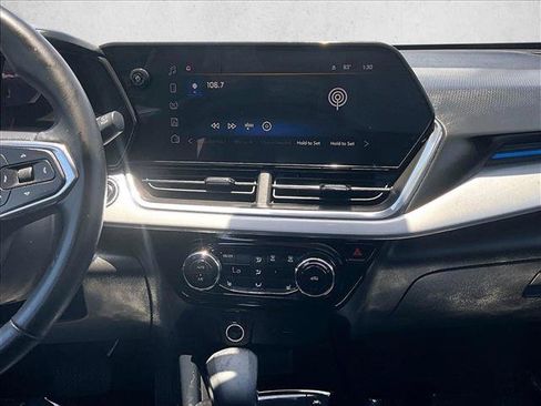 Used 2024 Chevrolet Trax LT w/ Driver Confidence Package FWD image 8