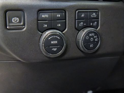 Used 2024 Chevrolet Silverado 1500 ZR2 w/ Technology Package AWD/4WD image 33
