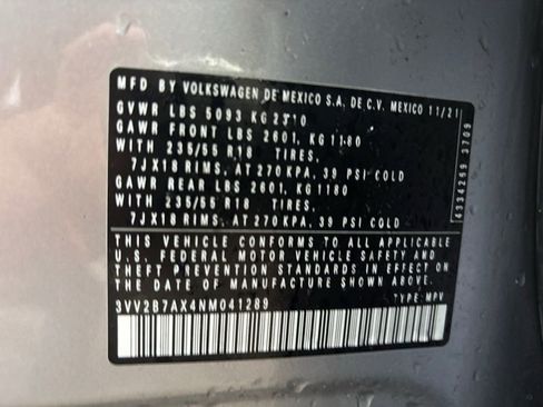 Used 2022 Volkswagen Tiguan SE w/ Panoramic Sunroof Package image 28