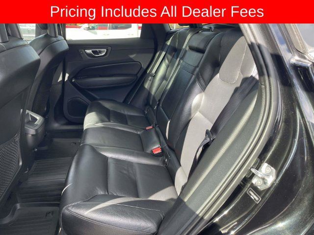 Used 2018 Volvo XC60 T5 Momentum w/ Vision Package AWD/4WD image 13