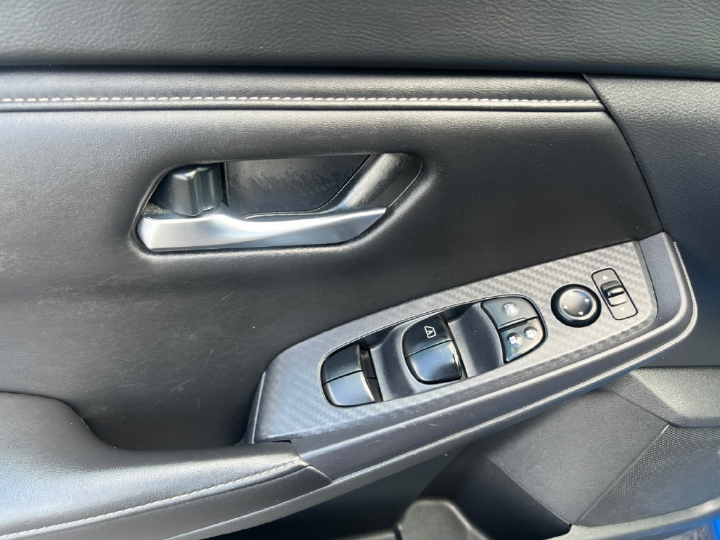Used 2023 Nissan Sentra SV FWD image 11