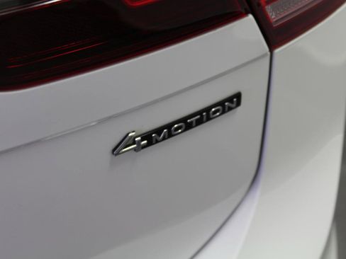 Used 2022 Volkswagen Tiguan SE R-Line AWD/4WD image 32