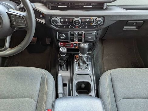 Used 2024 Jeep Wrangler Unlimited Sport AWD/4WD image 20