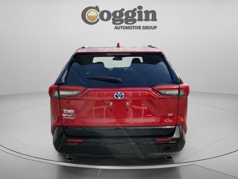 Used 2021 Toyota RAV4 SE w/ Weather & Moonroof Package AWD/4WD image 3