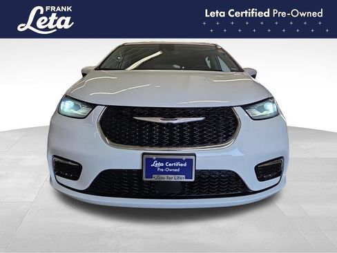 Used 2023 Chrysler Pacifica Touring-L FWD image 9