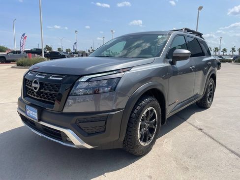 Used 2025 Nissan Pathfinder Rock Creek AWD/4WD image 3