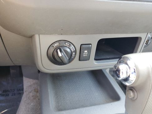 Used 2017 Nissan Frontier SV image 26