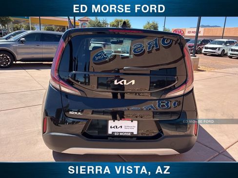 Used 2025 Kia Soul LX FWD image 7