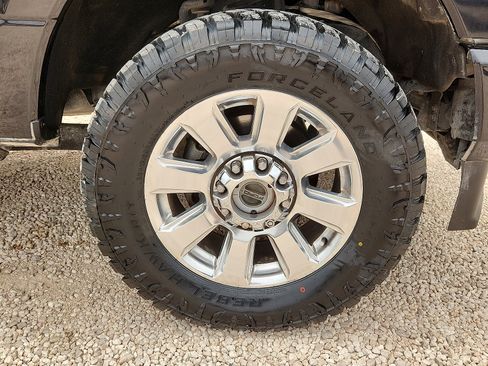 Used 2021 Ford F250 Platinum w/ FX4 Off-Road Package AWD/4WD image 7