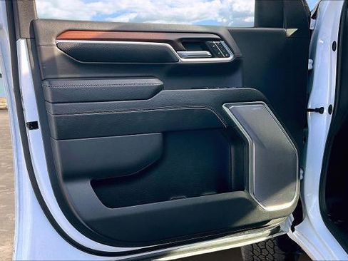 Used 2024 GMC Sierra 3500 Denali w/ Denali Reserve Package image 21