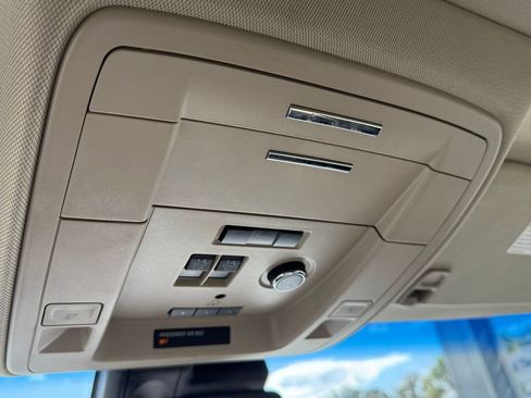 Used 2020 GMC Yukon XL SLT w/ Premium Edition image 37