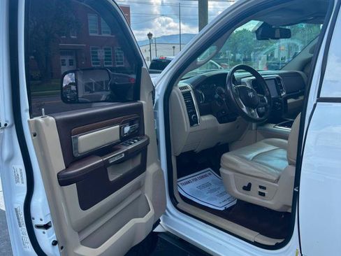 Used 2014 RAM 1500 Laramie w/ Convenience Group AWD/4WD image 13