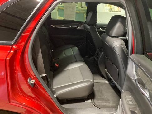 Used 2021 Cadillac XT5 Sportv w/ LPO, ONYX Package image 7