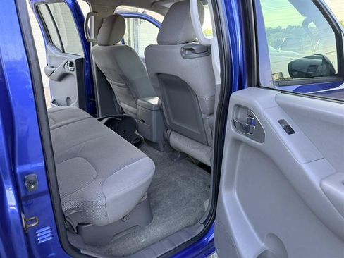 Used 2014 Nissan Frontier SV RWD image 16