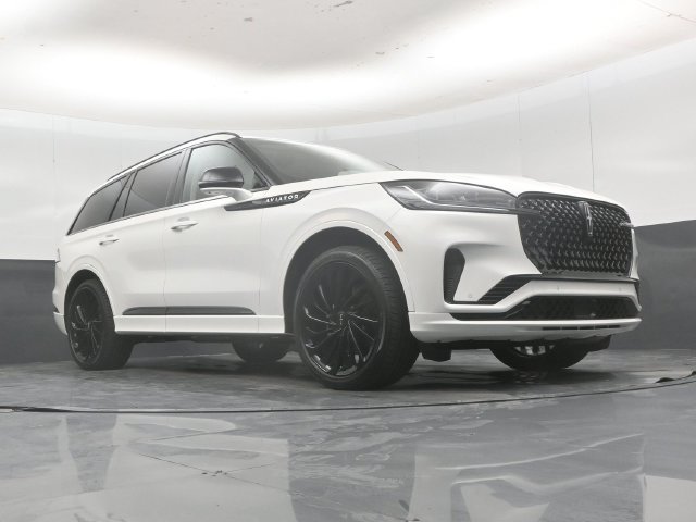 Used 2025 Lincoln Aviator Reserve w/ Equipment Group 201A AWD/4WD image 44
