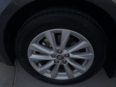 Certified 2025 Toyota Corolla SE FWD image 30