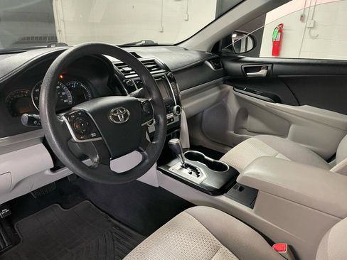 Used 2013 Toyota Camry LE image 13