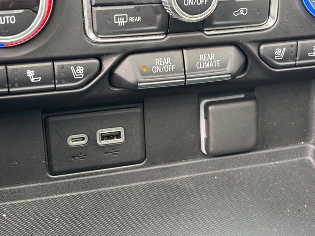 Used 2022 GMC Yukon SLT w/ SLT Premium Package AWD/4WD image 35