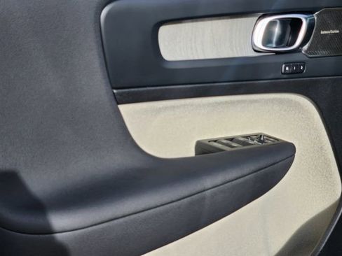 New 2026 Volvo XC40 B5 Ultra w/ Climate Package image 9