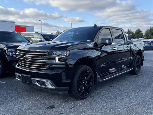 Used 2021 Chevrolet Silverado 1500 High Country w/ Technology Package image 9