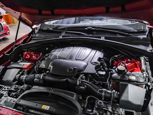 Used 2017 Jaguar F-PACE Premium image 42