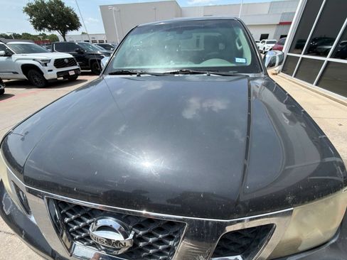 Used 2012 Nissan Frontier SV AWD/4WD image 3