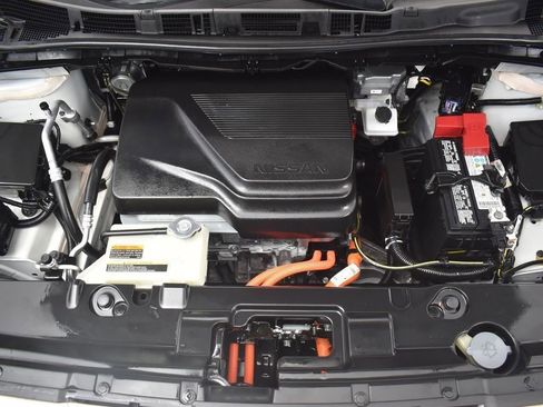 Used 2024 Nissan Leaf S image 34