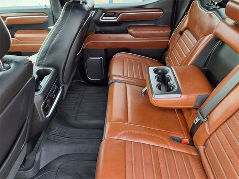 Used 2025 GMC Sierra 1500 Denali Ultimate image 11