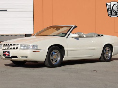 Used 2002 Cadillac Eldorado Touring w/ Preffered Equipment Group image 14