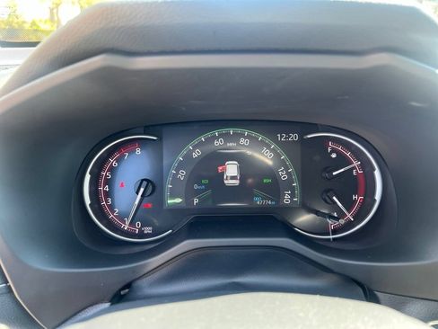 Used 2024 Toyota RAV4 XLE FWD image 3