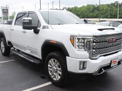 Used 2022 GMC Sierra 2500 Denali w/ Snow Plow Prep/Camper Package AWD/4WD image 4