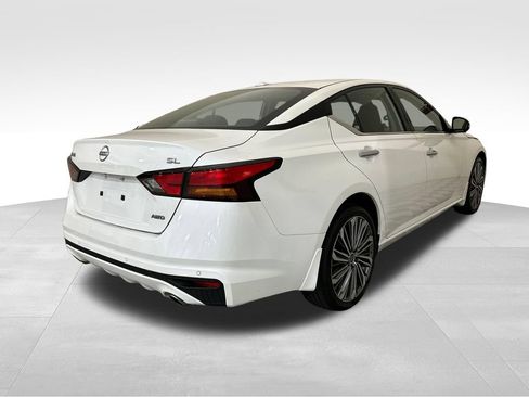 Used 2024 Nissan Altima 2.5 SL AWD/4WD image 5
