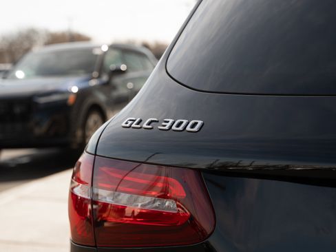 Used 2019 Mercedes-Benz GLC 300 4MATIC image 30