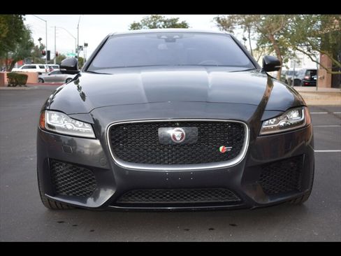 Used 2016 Jaguar XF S image 8