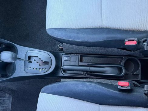 Used 2012 Toyota Yaris L FWD image 19