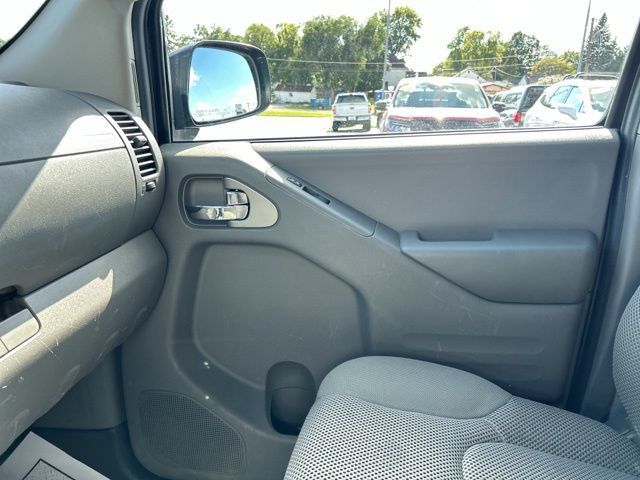 Used 2015 Nissan Frontier SV w/ SV Value Truck Package RWD image 35