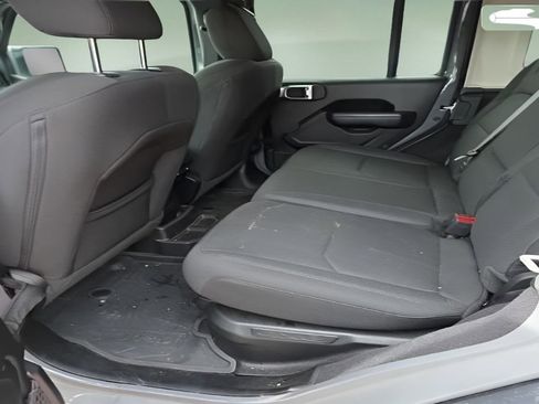 Used 2023 Jeep Wrangler Unlimited w/ Cold Weather Group image 7