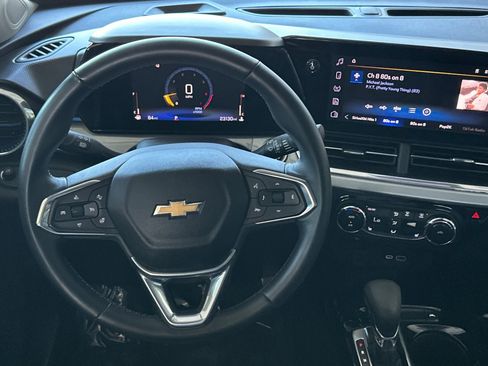 Used 2024 Chevrolet Trax LT w/ Driver Confidence Package FWD image 14
