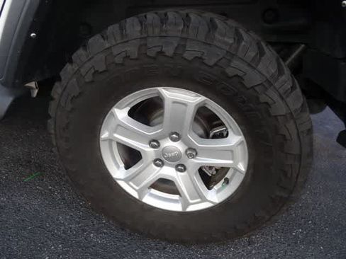 Used 2022 Jeep Wrangler Unlimited Sport AWD/4WD image 14