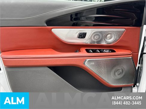 Used 2024 Lincoln Nautilus Black Label image 11