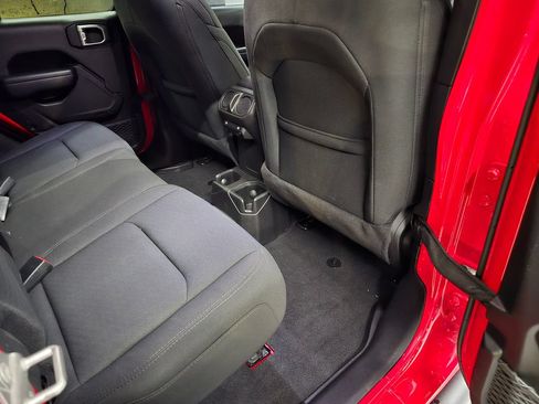 Used 2021 Jeep Wrangler Unlimited Sport AWD/4WD image 33