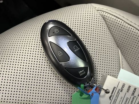 Used 2025 Hyundai Tucson Limited image 30