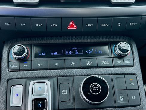 Used 2023 Hyundai Palisade Limited image 13