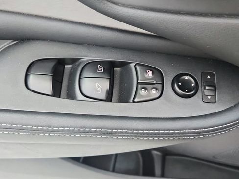 Used 2024 Nissan Murano SV w/ SV Midnight Edition Package FWD image 32