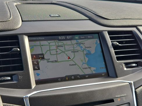 Used 2014 Lincoln MKS w/ Equipment Group 101A image 24