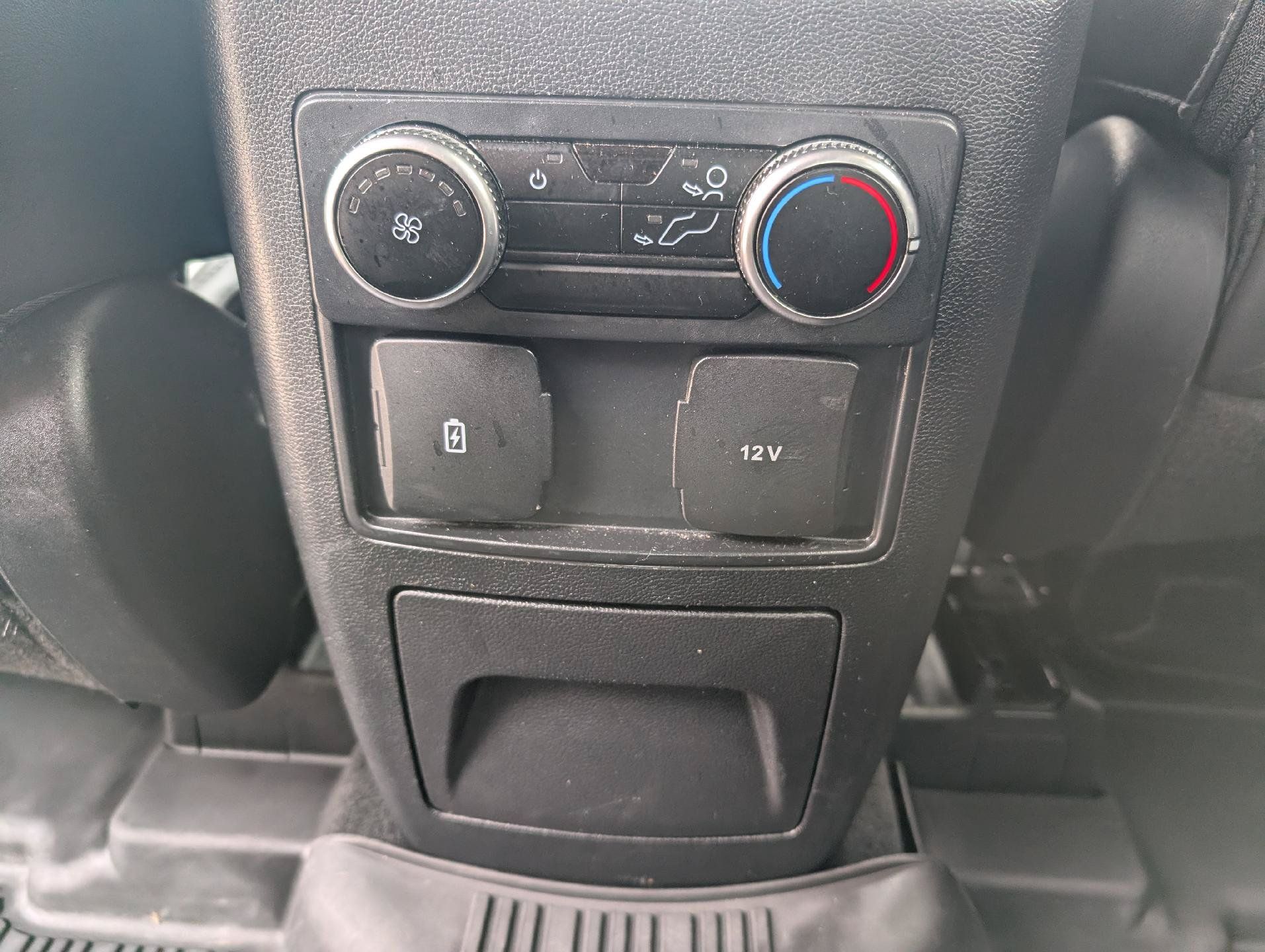 Used 2024 Ford Explorer XLT w/ Equipment Group 202A AWD/4WD image 31